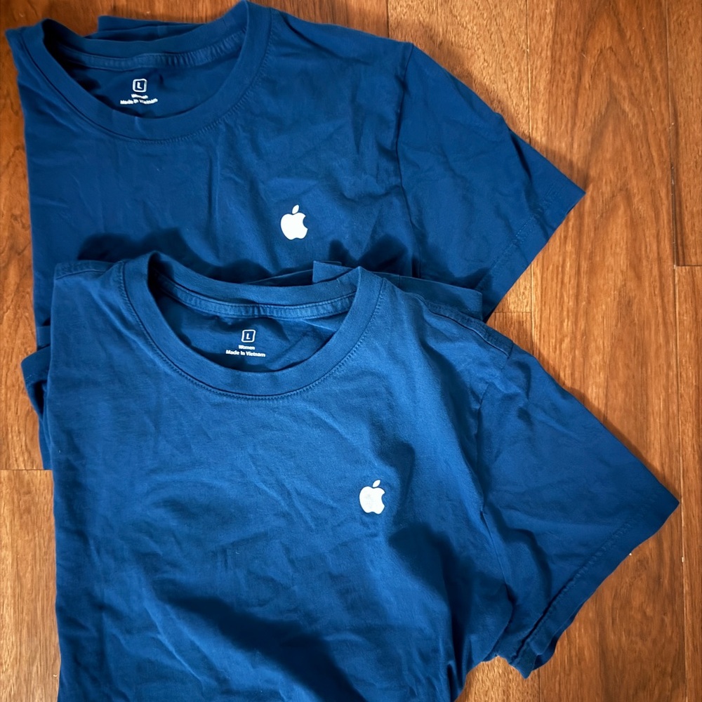 2 Women’s Large Apple tshirts, short sleeve